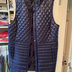 Women’s Talbots L Navy Puffer Vest Size L Excellent Condition